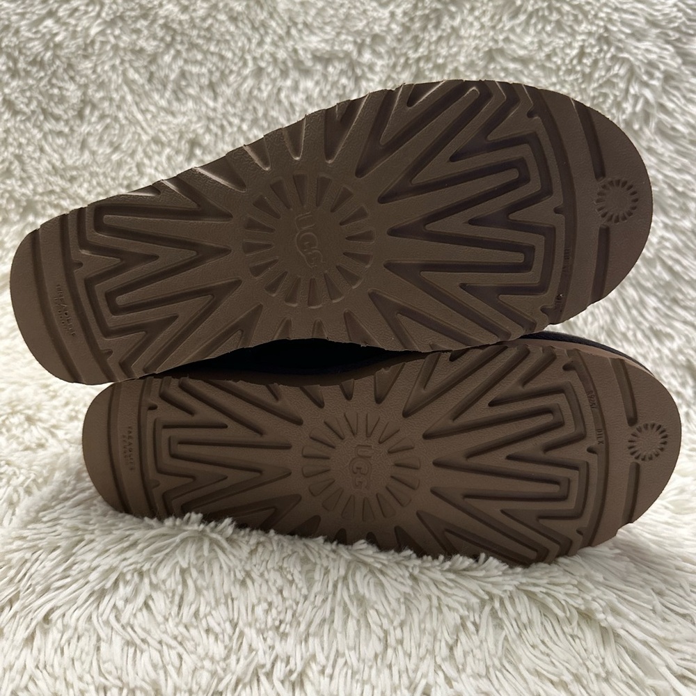 UGG Women's Bailey bow Boots - Picture 2 of 3